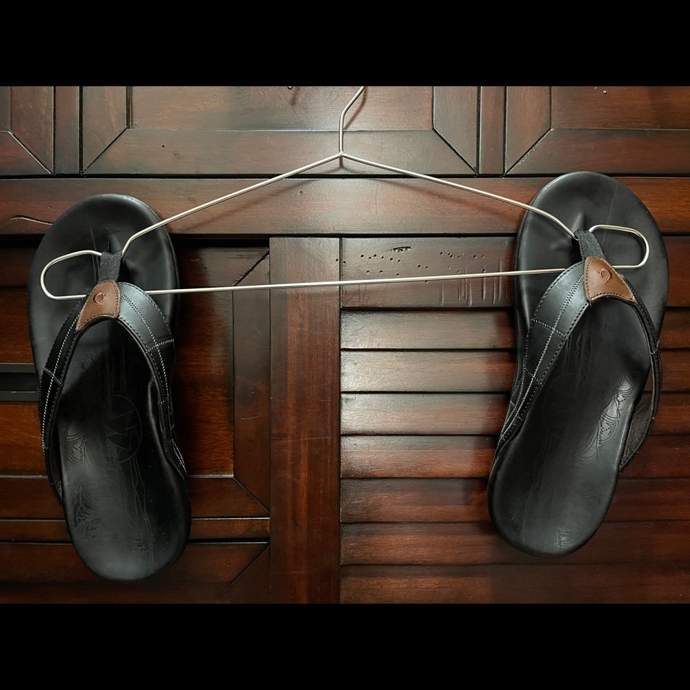 Olukai Leather Flip Flops